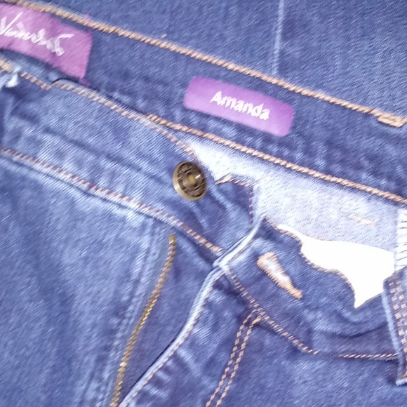 Gloria Vanderbilt Amanda Jeans - Picture 5 of 5